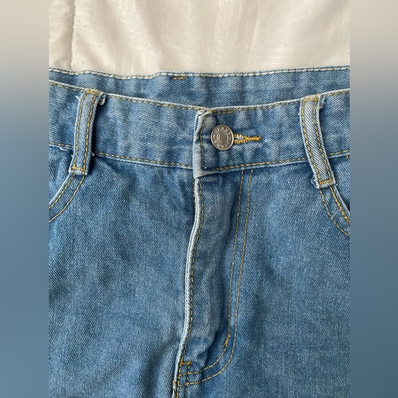 Skirts - Picture 3 of 3